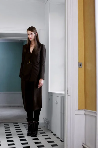Look 25